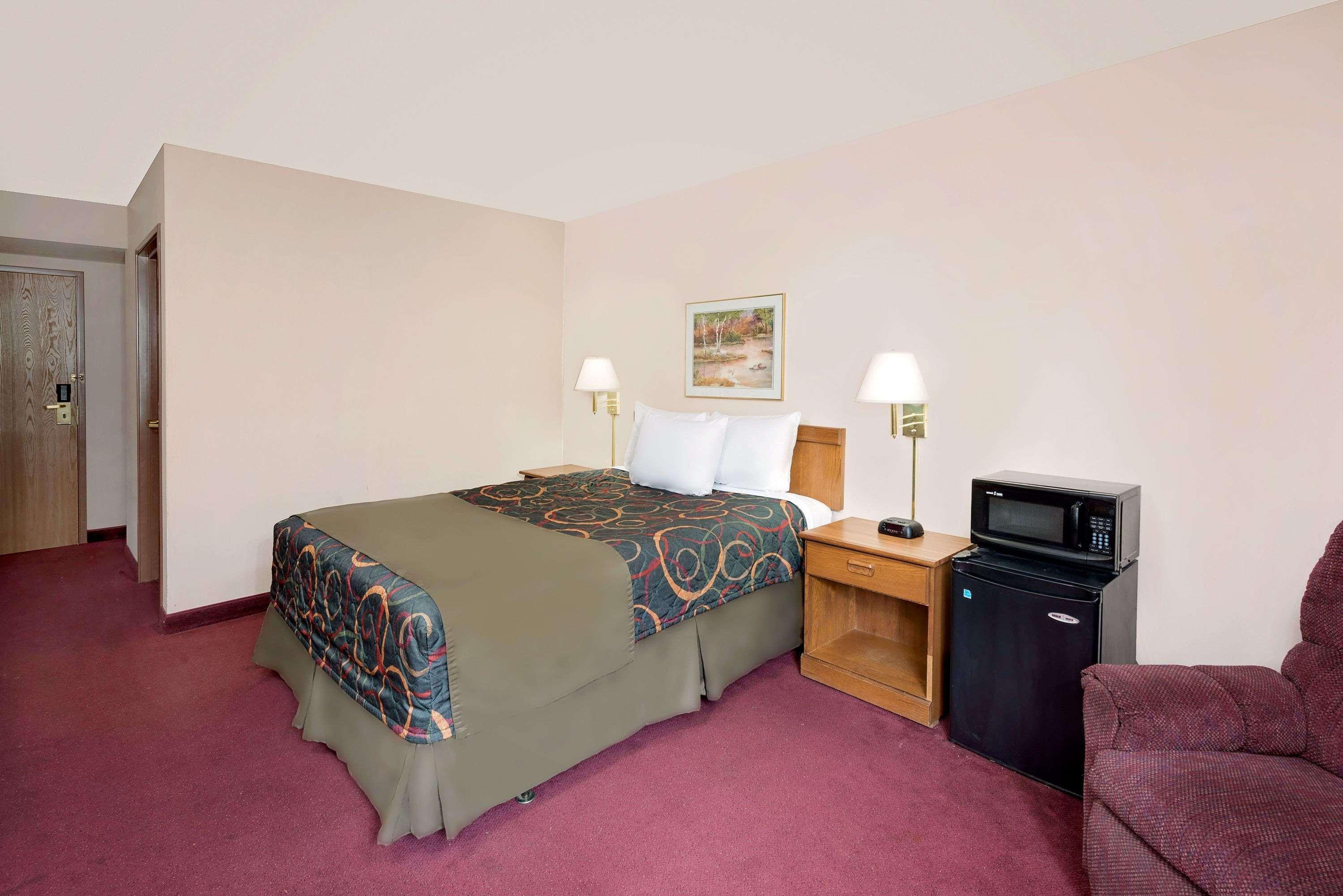 Days Inn By Wyndham Boonville Ngoại thất bức ảnh