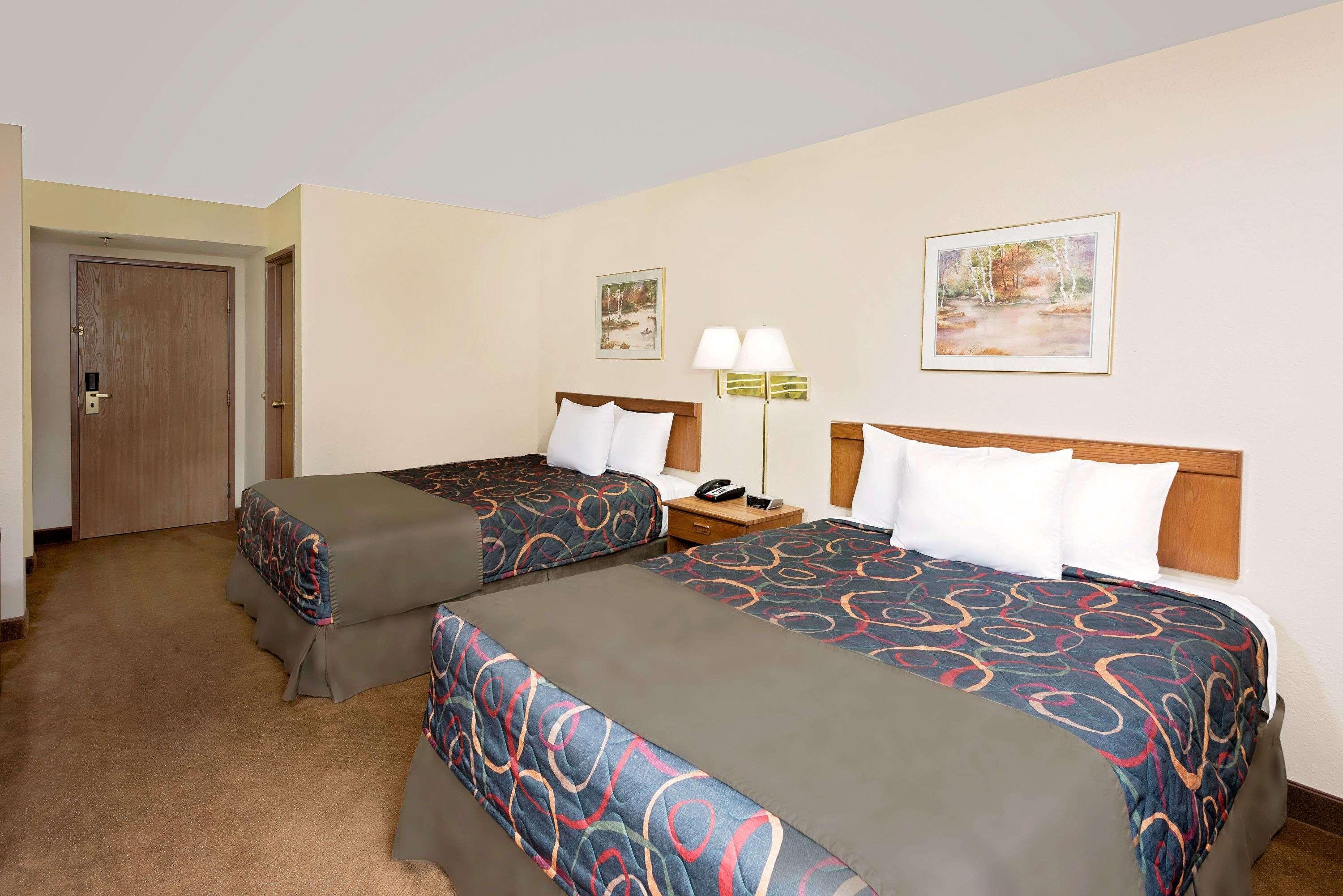 Days Inn By Wyndham Boonville Ngoại thất bức ảnh