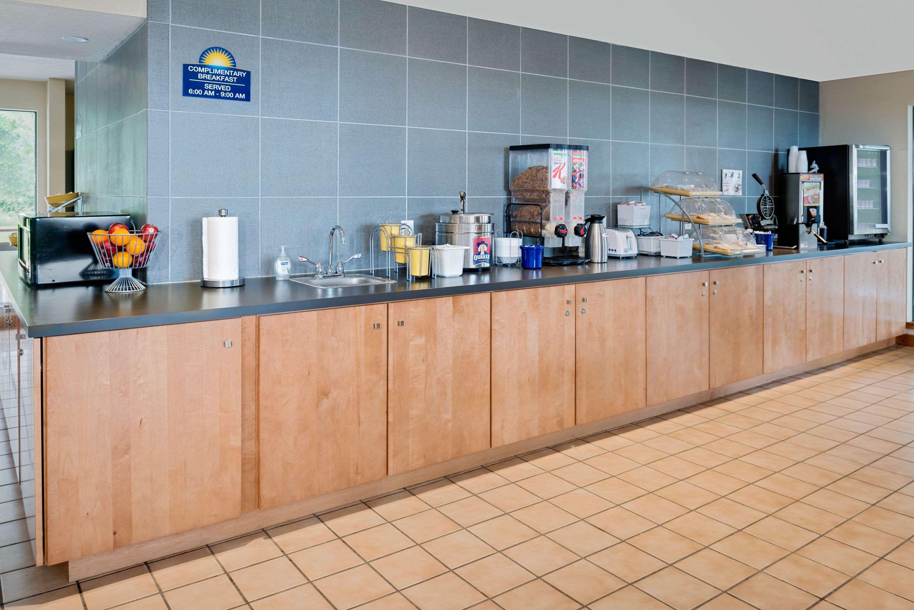 Days Inn By Wyndham Boonville Ngoại thất bức ảnh
